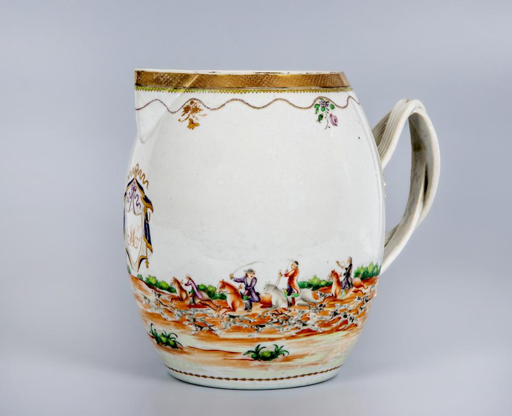 A CHINESE ARMORIAL PORCELAIN LARGE BARREL JUG Image