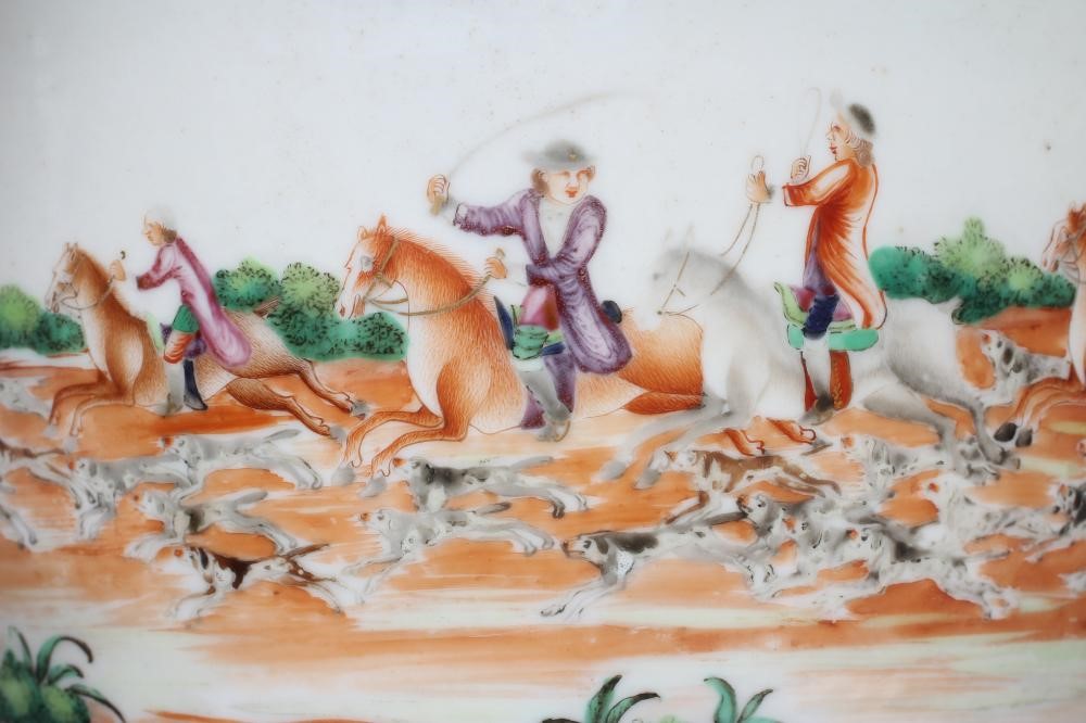 A CHINESE ARMORIAL PORCELAIN LARGE BARREL JUG Image