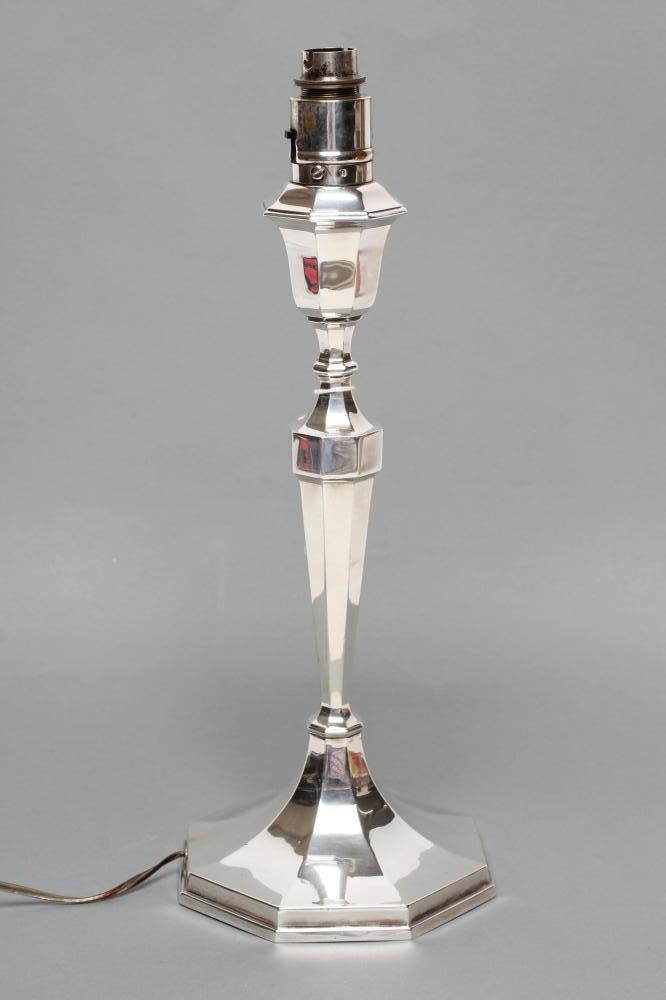 A SILVER ELECTRIC TABLE LAMP BASE Image