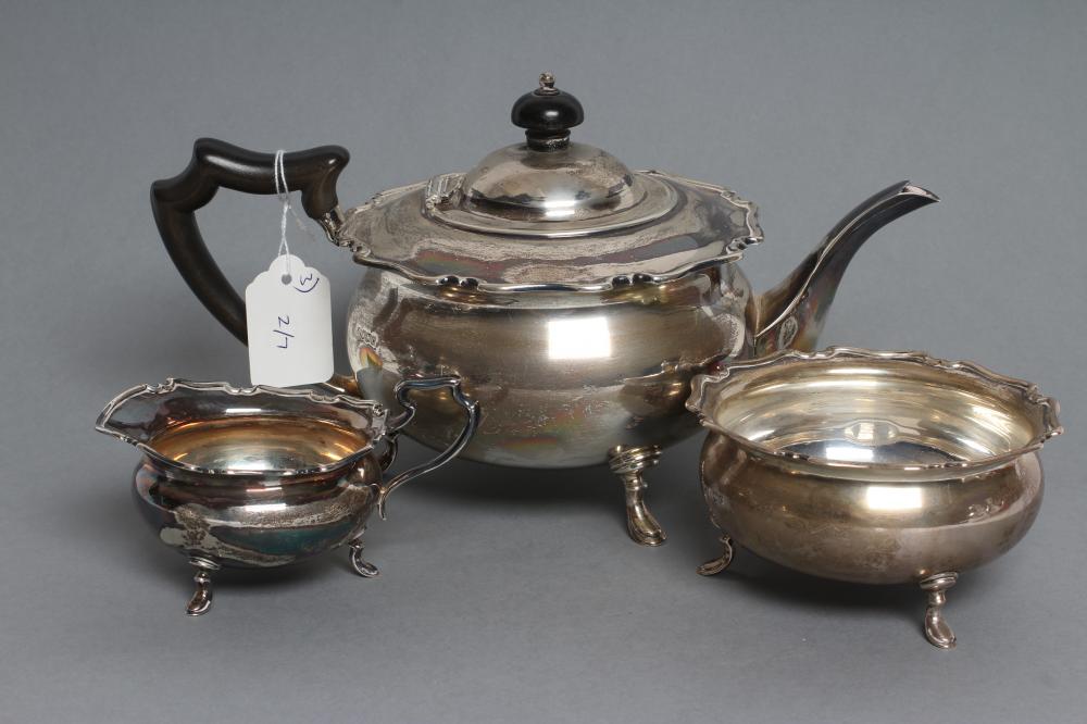 A THREE PIECE SILVER TEA SERVICE Image
