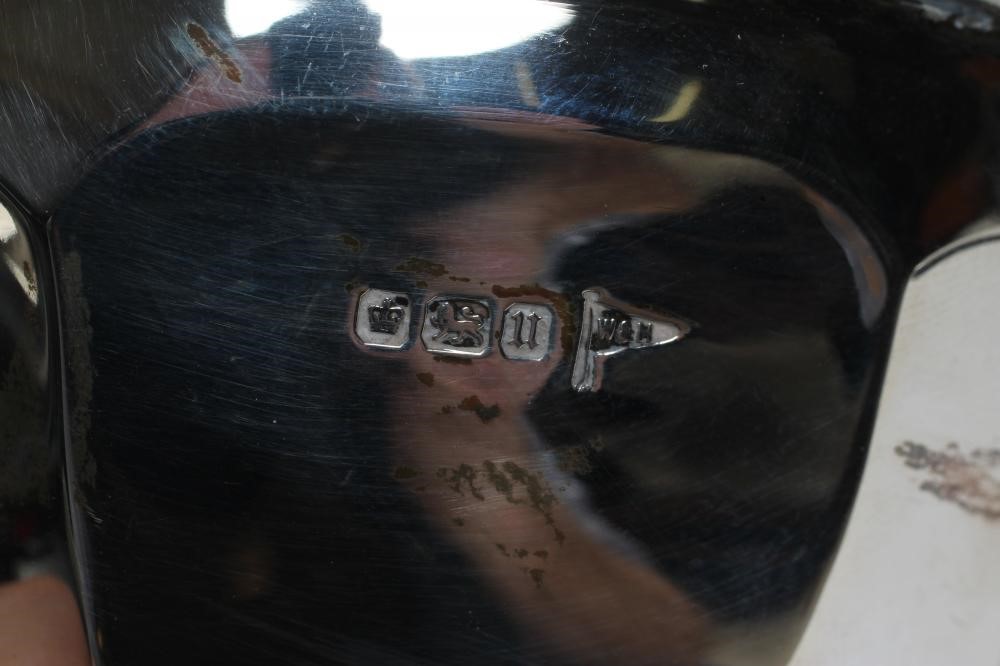 A SILVER SMALL TROPHY ROSE BOWL Image