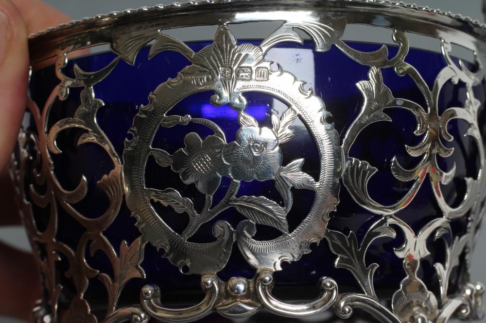 A MATCHED PAIR OF SILVER SWEETMEAT BASKETS Image