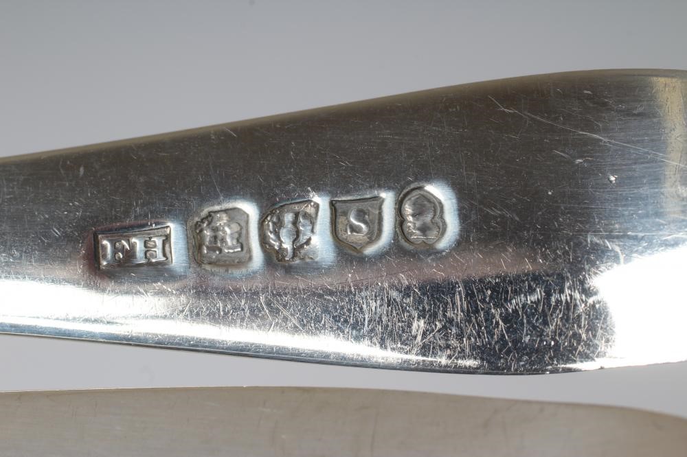 A COLLECTION OF SILVER FLATWARE comprising twelve teaspoons Image