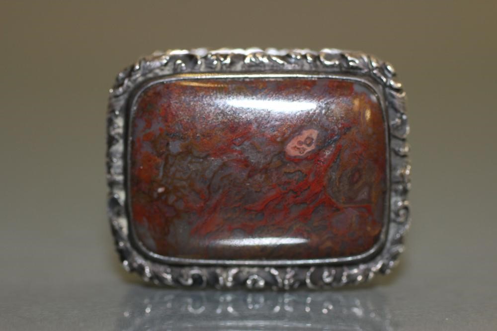 AN EARLY VICTORIAN SILVER VINAIGRETTE Image