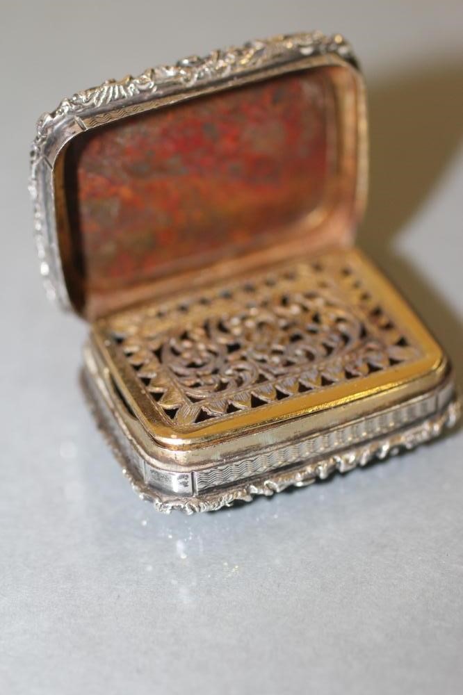 AN EARLY VICTORIAN SILVER VINAIGRETTE Image