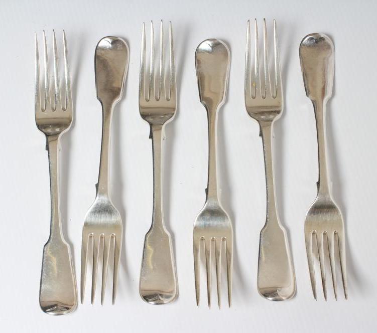 A SET OF SIX GEORGE IV SILVER DESSERT FORKS Image