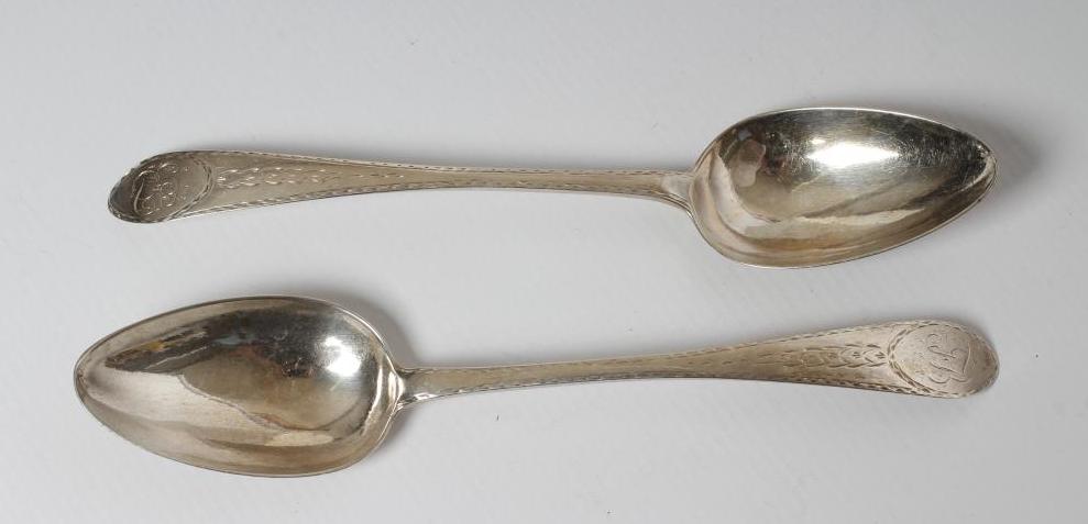 A PAIR OF GEORGIAN IRISH SILVER TABLESPOONS Image