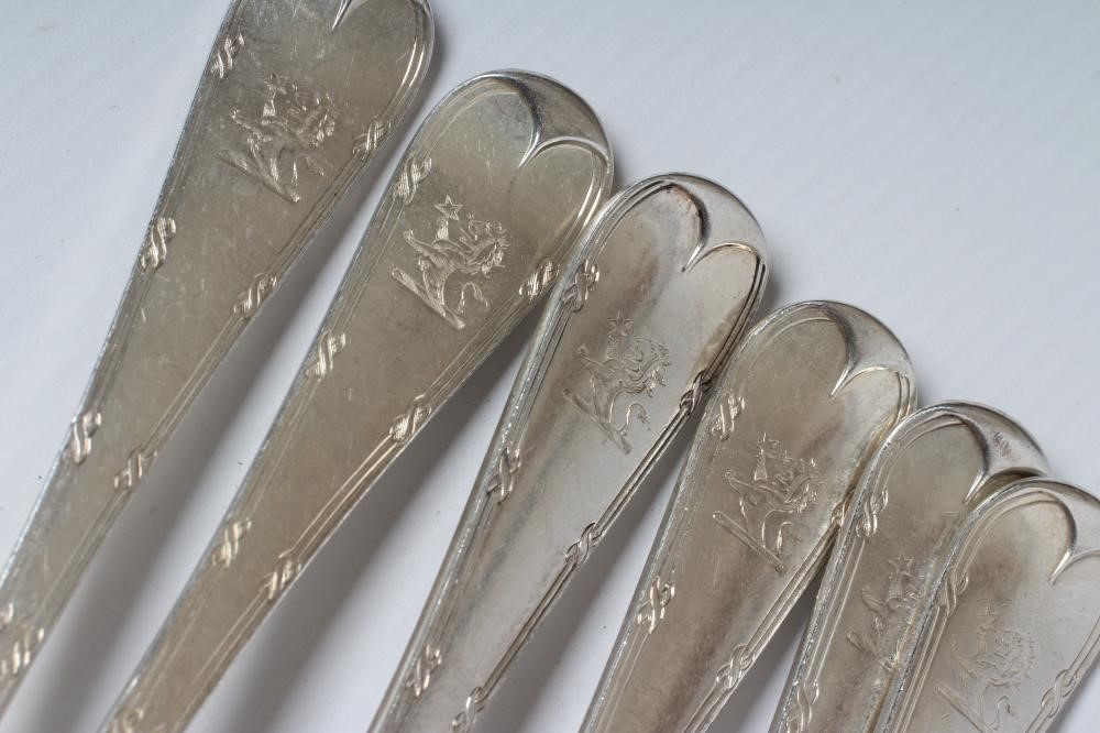 AN EDWARDIAN SILVER PART TABLE SERVICE for twelve settings Image