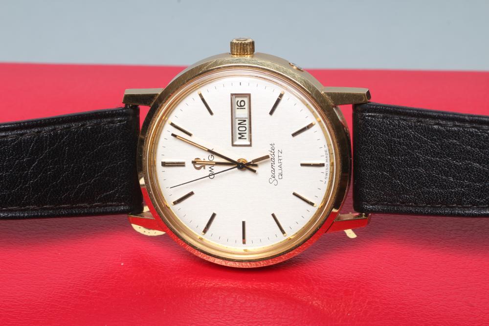 A GENTLEMAN'S GOLD PLATED OMEGA SEAMASTER QUARTZ WRISTWATCH Image
