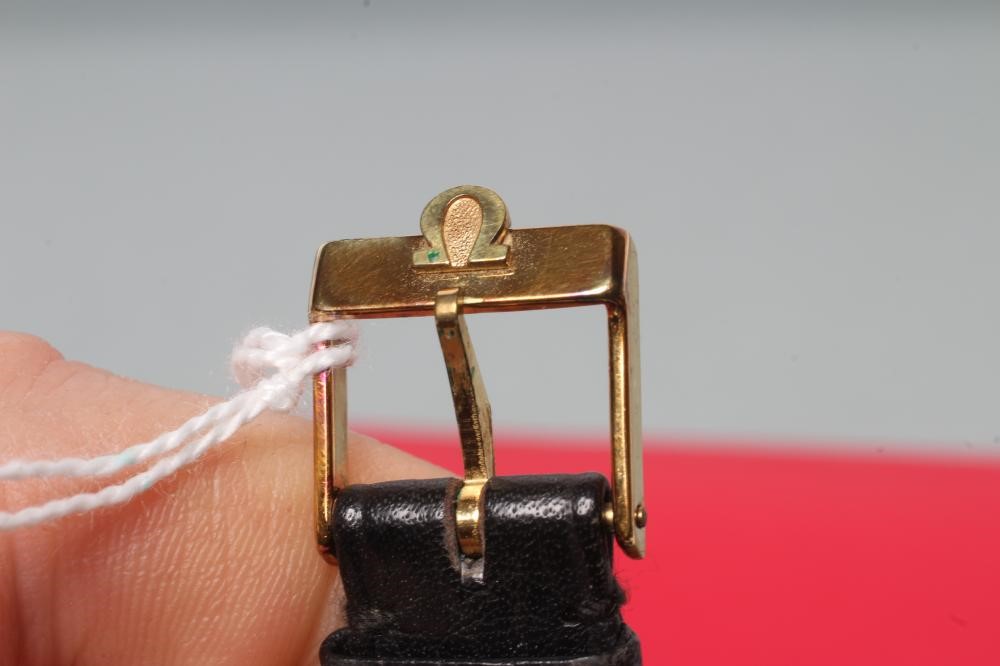 A GENTLEMAN'S GOLD PLATED OMEGA SEAMASTER QUARTZ WRISTWATCH Image