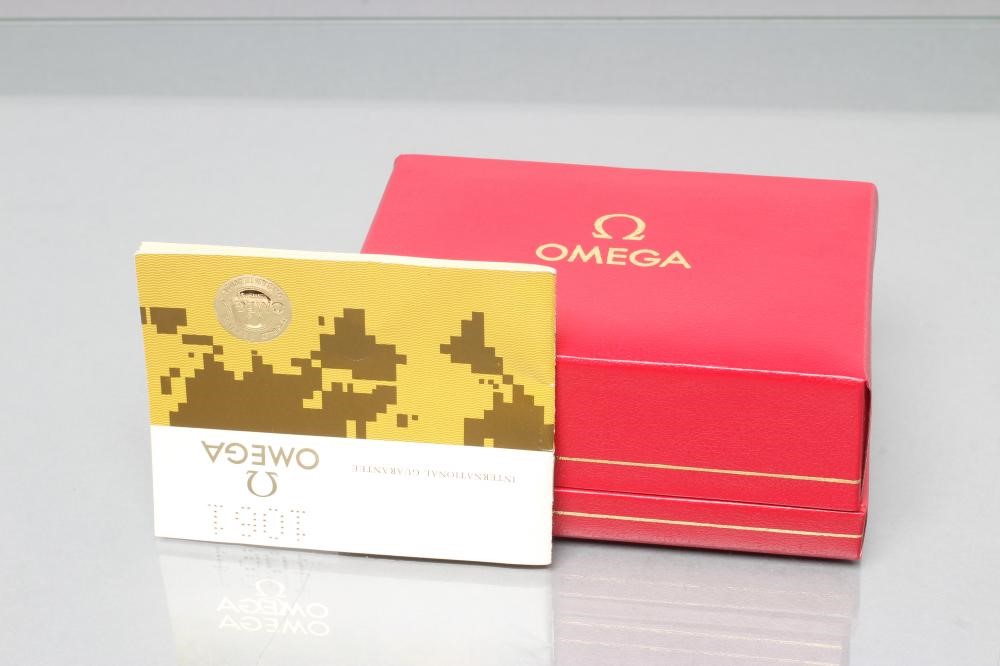 A GENTLEMAN'S GOLD PLATED OMEGA SEAMASTER QUARTZ WRISTWATCH Image