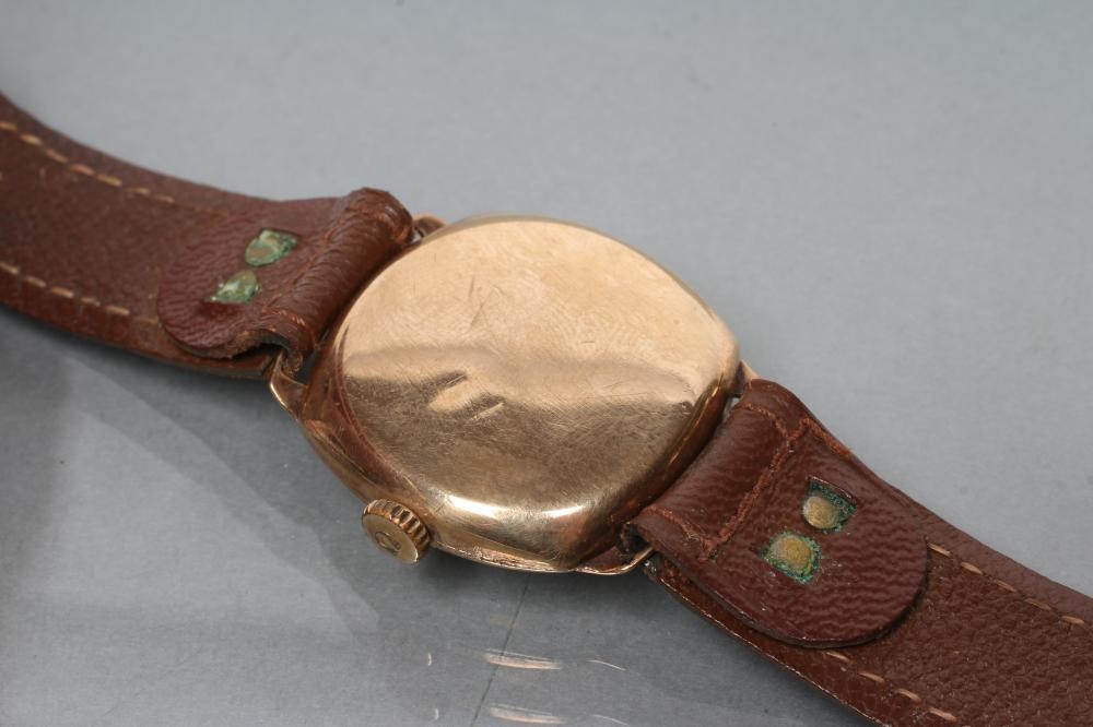 A MID SIZE 9CT GOLD OMEGA WRISTWATCH Image