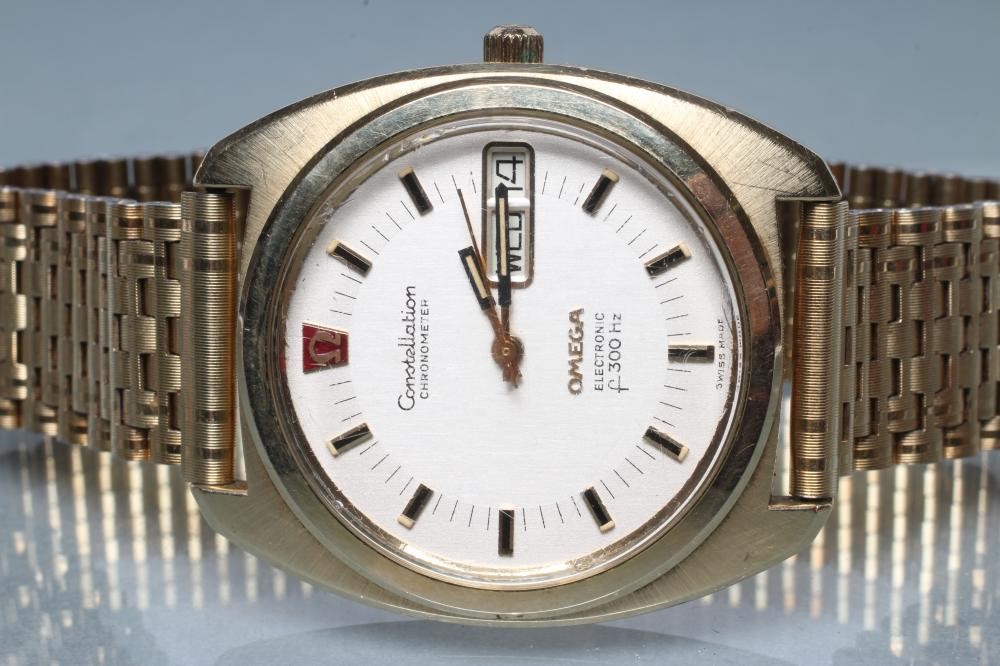 A GENTLEMAN'S OMEGA CONSTELLATION ELECTRONIC CHRONOMETER Image
