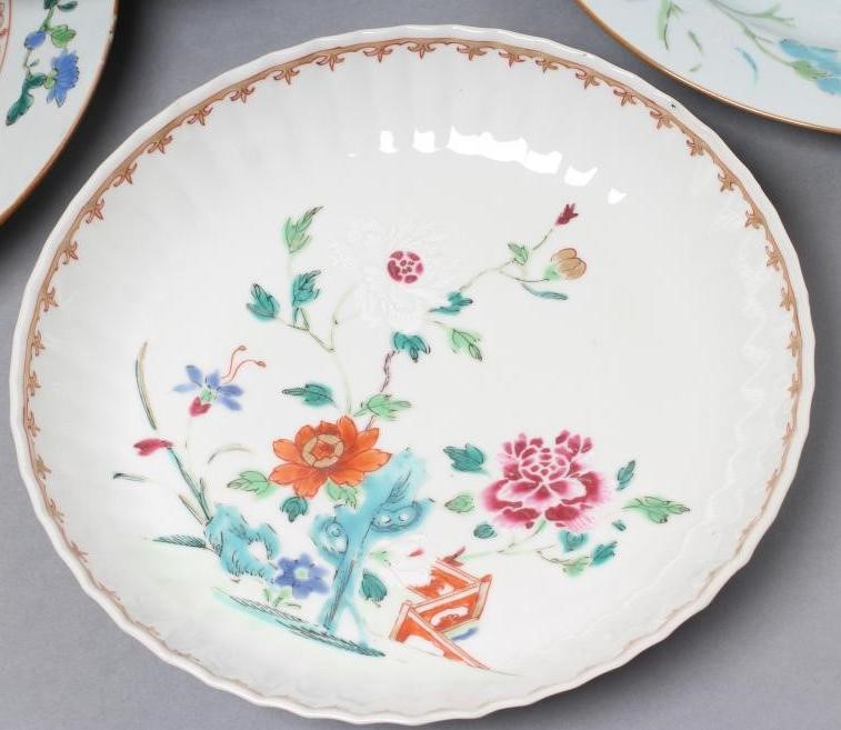 A PAIR OF CHINESE PORCELAIN SAUCER DISHES with fluted rims Image