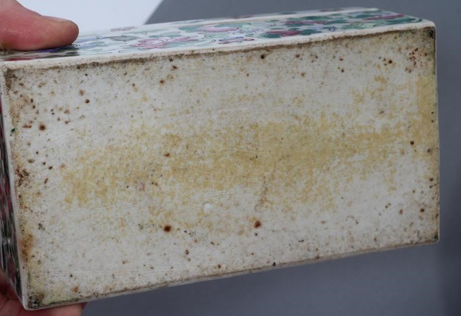 A CANTONESE PORCELAIN WARMING DISH of circular form with two small spouts Image