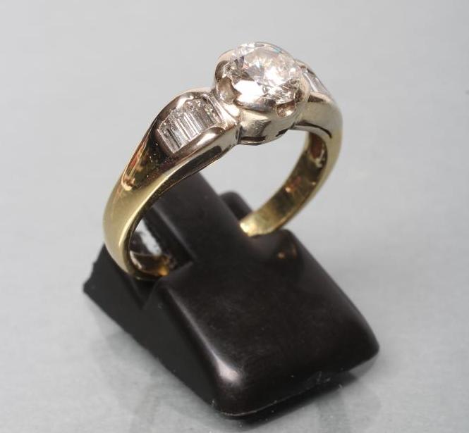 A DIAMOND RING Image