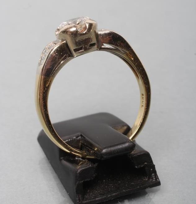 A DIAMOND RING Image