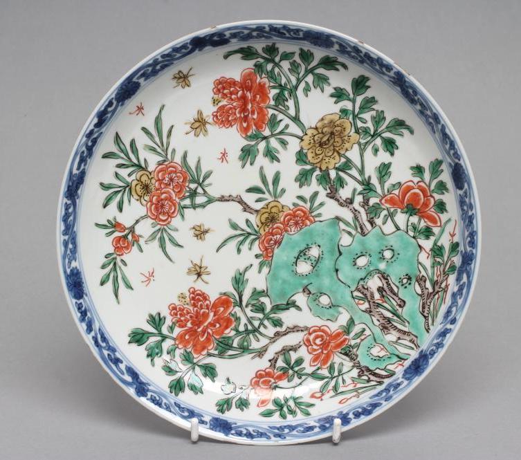 A CHINESE PORCELAIN SAUCER DISH of plain circular form Image