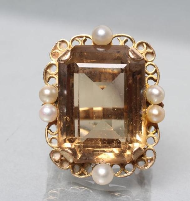 A COCKTAIL RING Image