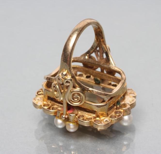 A COCKTAIL RING Image