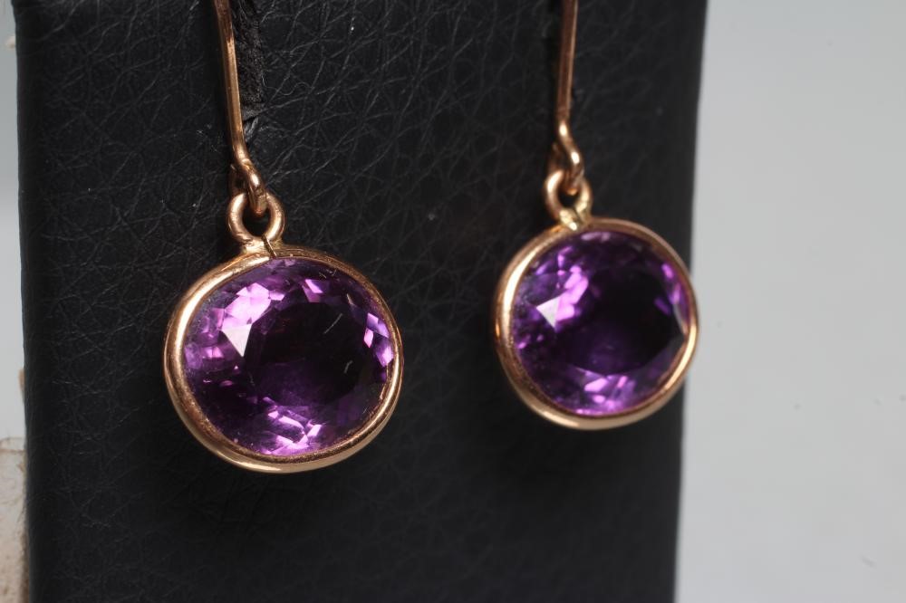 A PAIR OF AMETHYST DROP EARRINGS Image