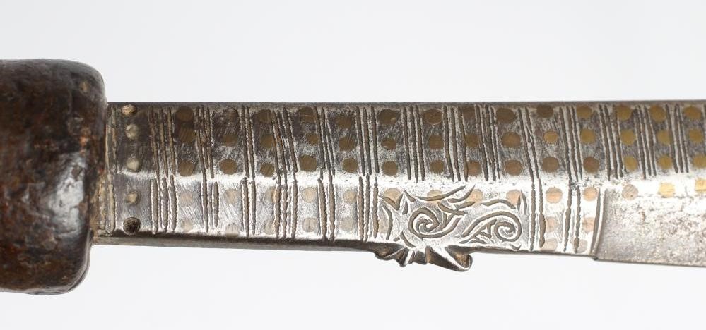 A DAYAK MANDAU HEADHUNTERS SWORD Image