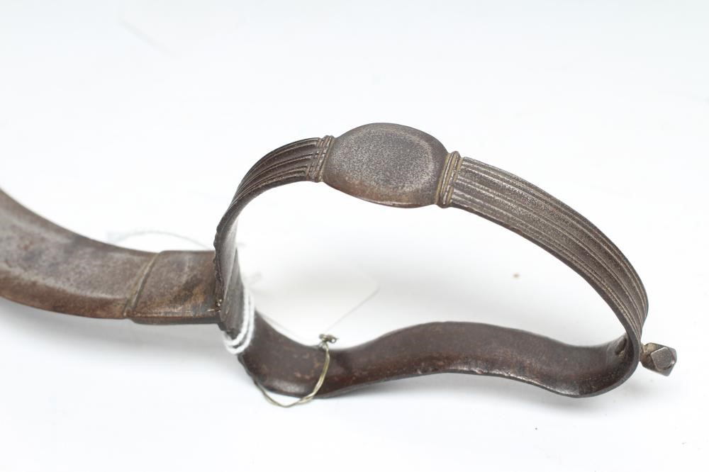 AN AFGHANISTAN FOLDING LOHAR with 6" curved blade Image