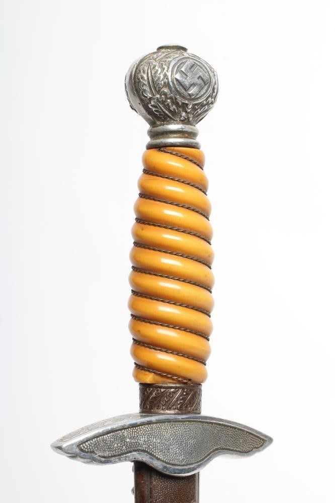 A THIRD REICH LUFTWAFFE OFFICER'S DAGGER Image