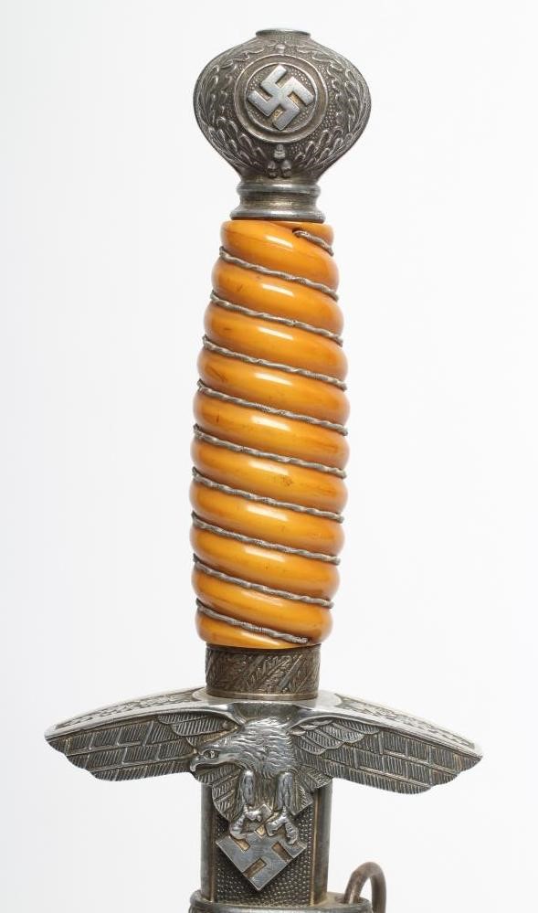 A THIRD REICH LUFTWAFFE OFFICER'S DAGGER Image