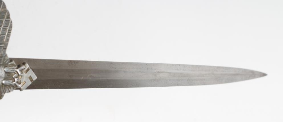 A THIRD REICH LUFTWAFFE OFFICER'S DAGGER Image