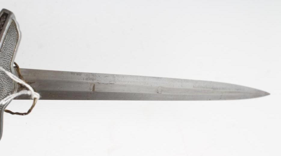 A THIRD REICH LUFTWAFFE OFFICER'S DAGGER Image