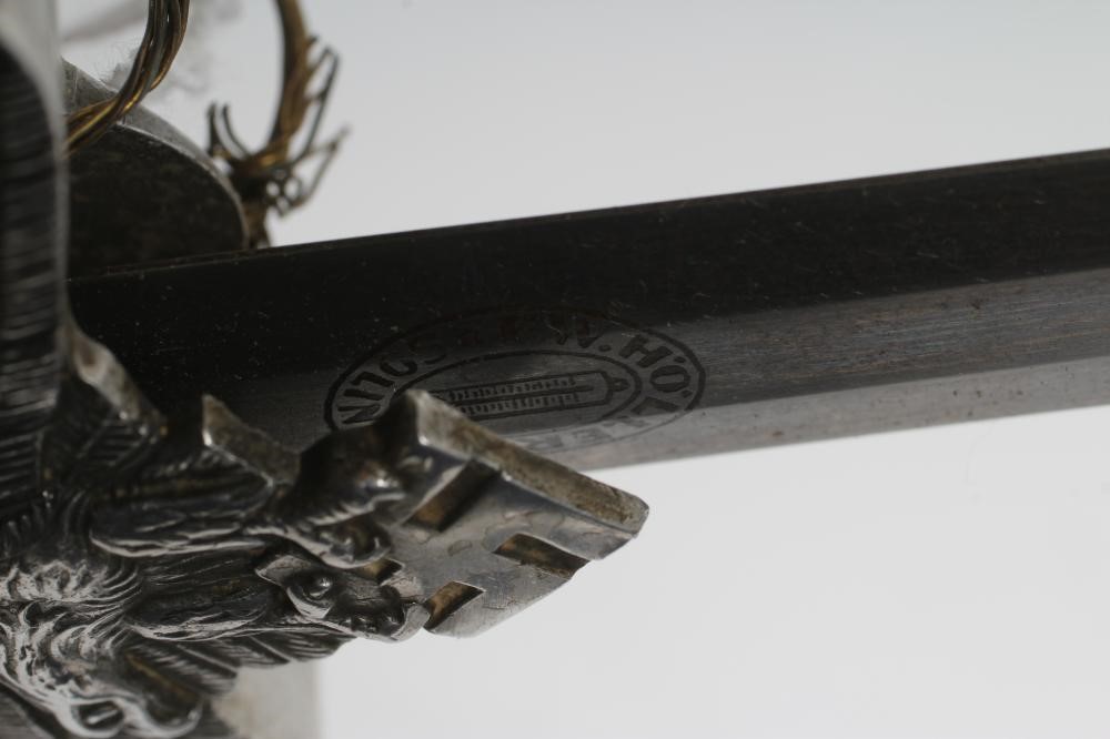 A THIRD REICH LUFTWAFFE OFFICER'S DAGGER Image