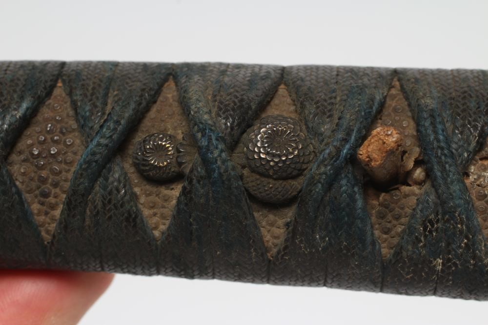 A JAPANESE WAKIZASHI with 14" curved blade Image