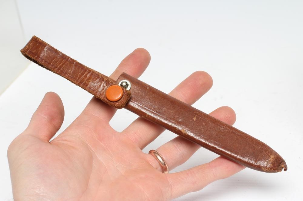 A WWI CLEMENTS KNUCKLE DUSTER KNIFE with 5" clip point blade Image