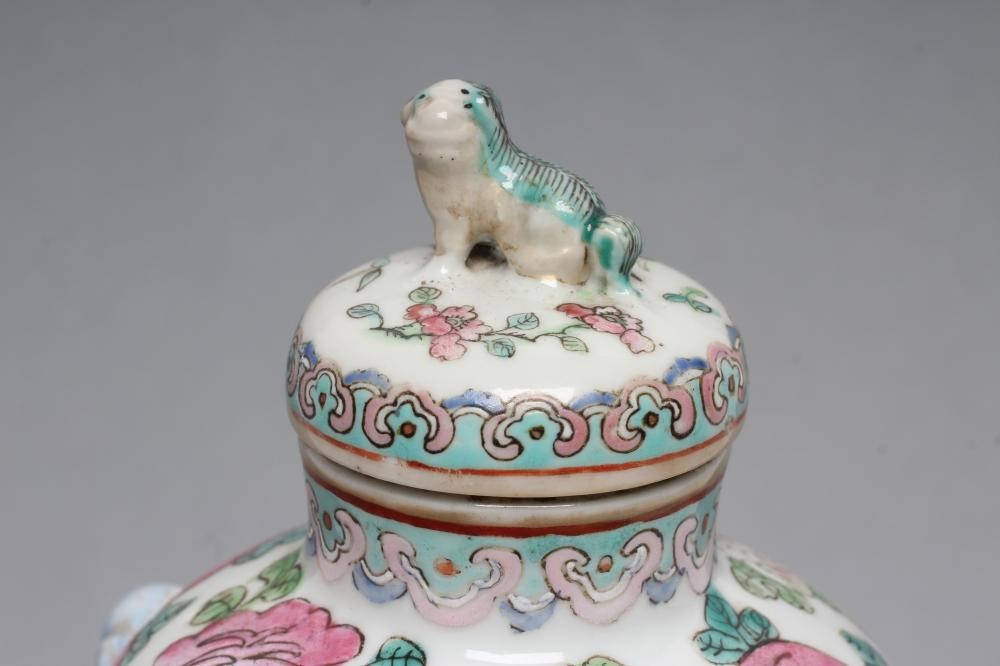 A CHINESE PORCELAIN VASE AND COVER of inverted baluster form Image