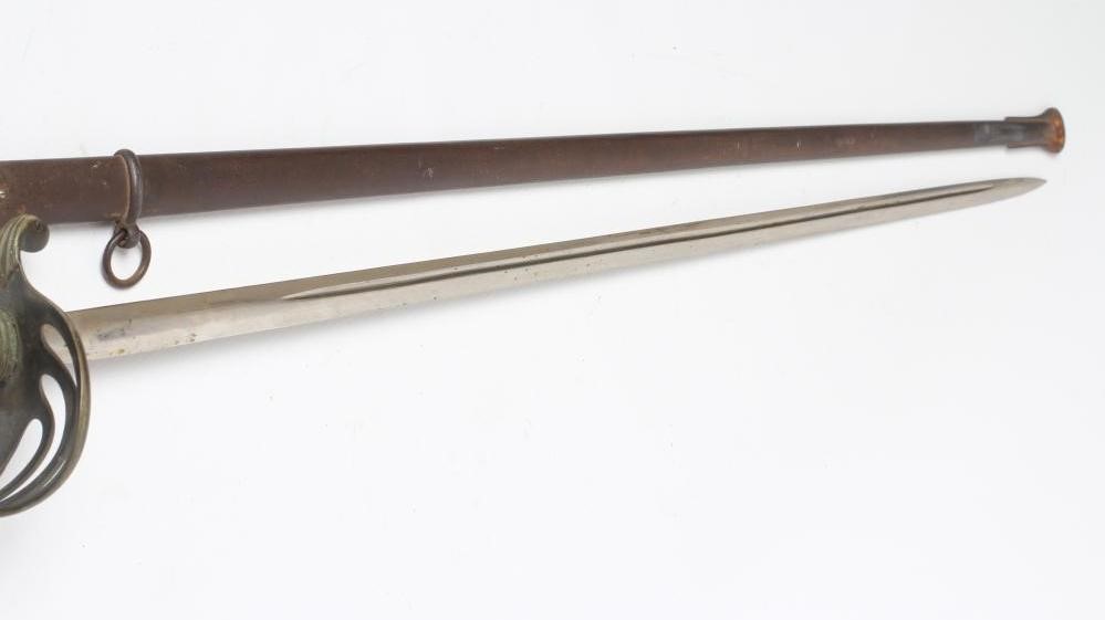 A VICTORIAN OFFICER'S SWORD with 33 1/2" blade Image