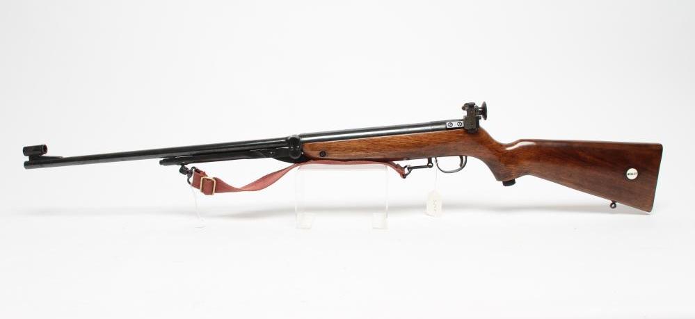A WEBLEY SUPERTARGET MARK 3 .177 AIR RIFLE with 18 3/4" barrel Image