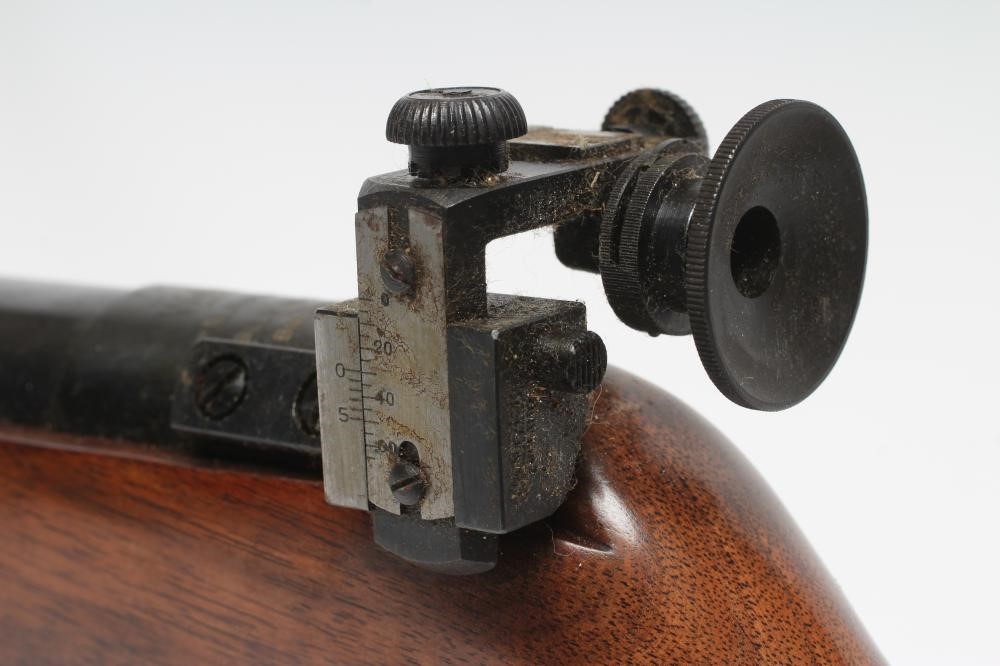 A WEBLEY SUPERTARGET MARK 3 .177 AIR RIFLE with 18 3/4" barrel Image