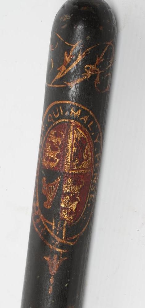 A VICTORIAN CEREMONIAL POLICE TRUNCHEON Image