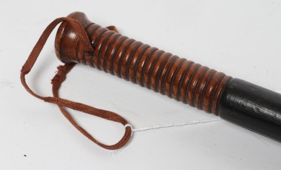 A VICTORIAN CEREMONIAL POLICE TRUNCHEON Image
