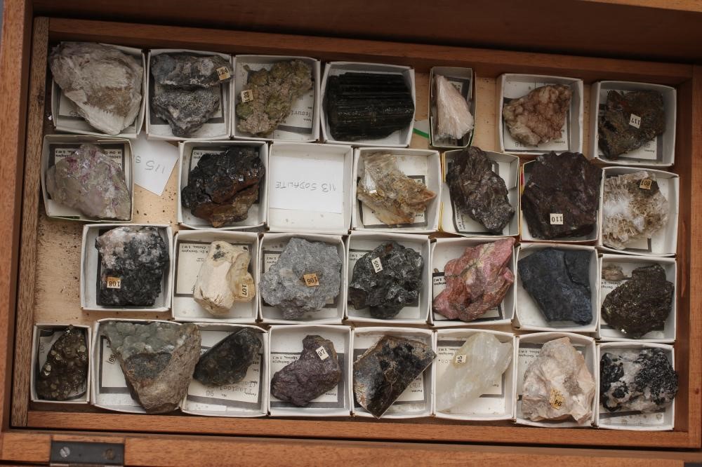 A large collection of geological and gemological specimens comprising