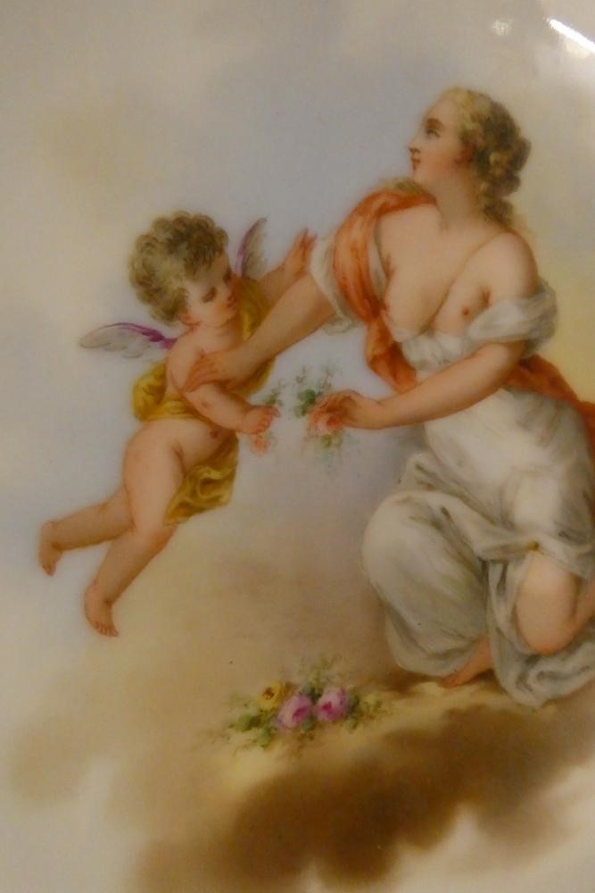 A SET OF NINE FRENCH PORCELAIN CABINET PLATES Image