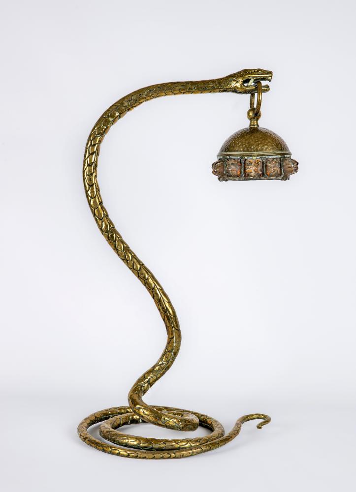 AN AUSTRIAN ART NOUVEAU BRASS SNAKE TABLE LAMP Image