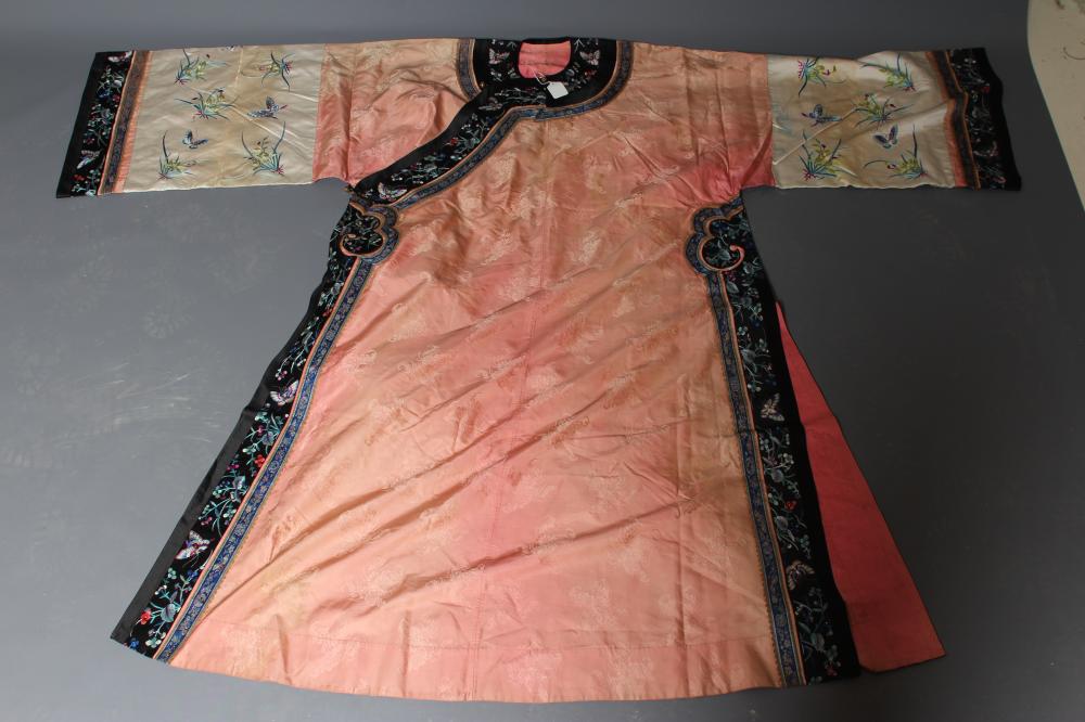 A CHINESE PINK SILK WOVEN ROBE Image