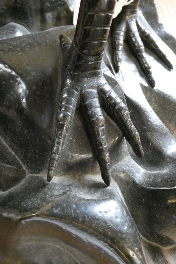 A JAPANESE BRONZE CRANE CENSOR Image