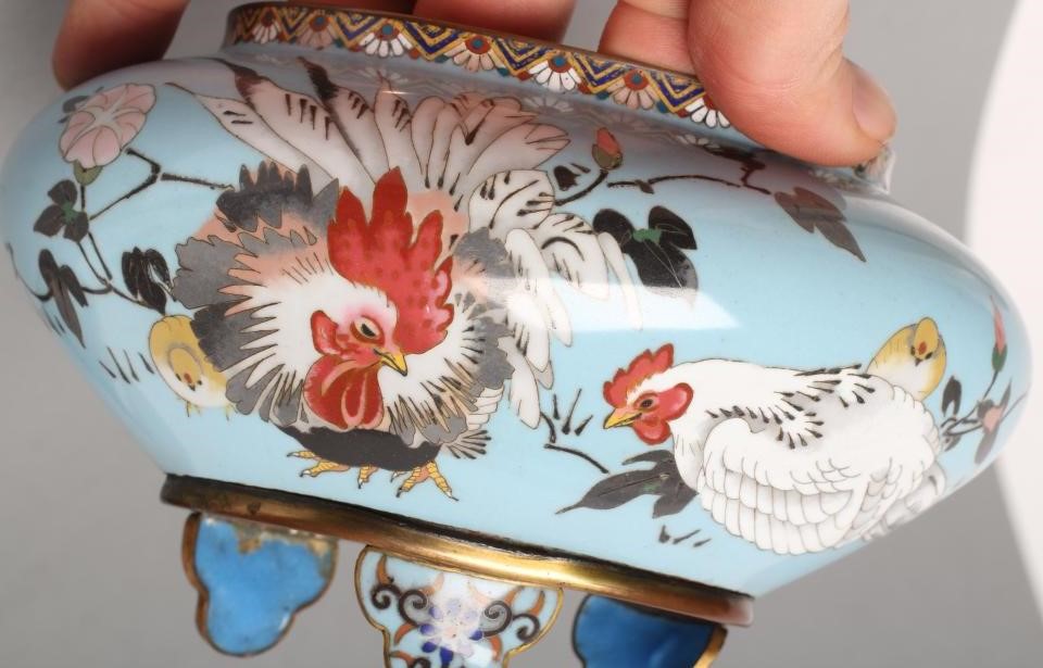 A JAPANESE CLOISONNE ENAMEL SMALL BOWL Image