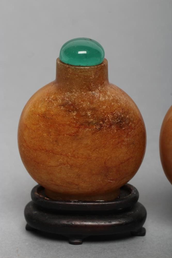 TWO SIMILAR CHINESE SNUFF BOTTLES Image