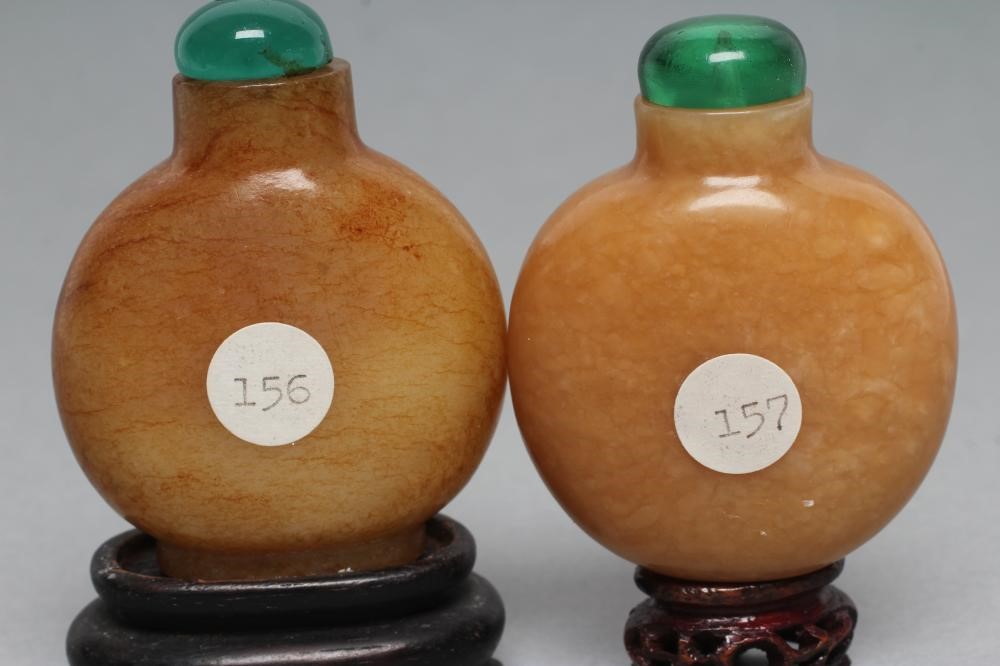 TWO SIMILAR CHINESE SNUFF BOTTLES Image