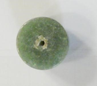 A CHINESE POLISHED OLIVE GREEN JADEITE SNUFF BOTTLE with amber/brown mottling Image