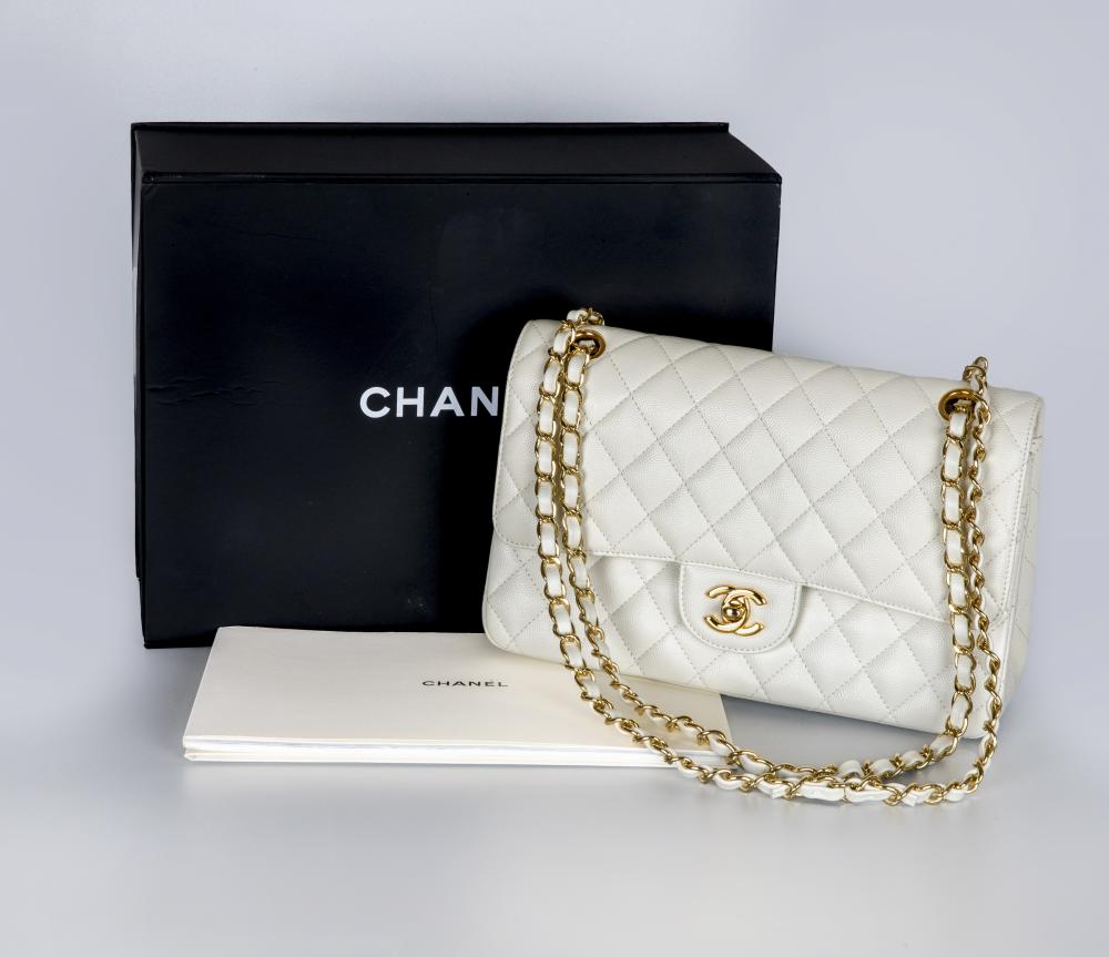 A CHANEL WHITE "CAVIAR" LEATHER QUILTED CLASSIC HANDBAG Image